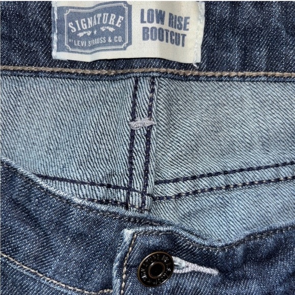 Signature by Levi Strauss & Co. Low Rise Boot Cut Jeans Dark Denim Size 14 Long - Picture 7 of 8
